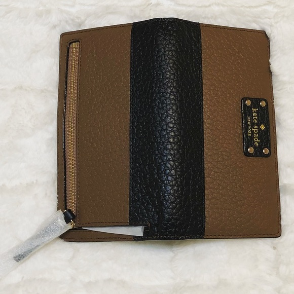 NEW! KATE SPADE WALLET. - Picture 6 of 7